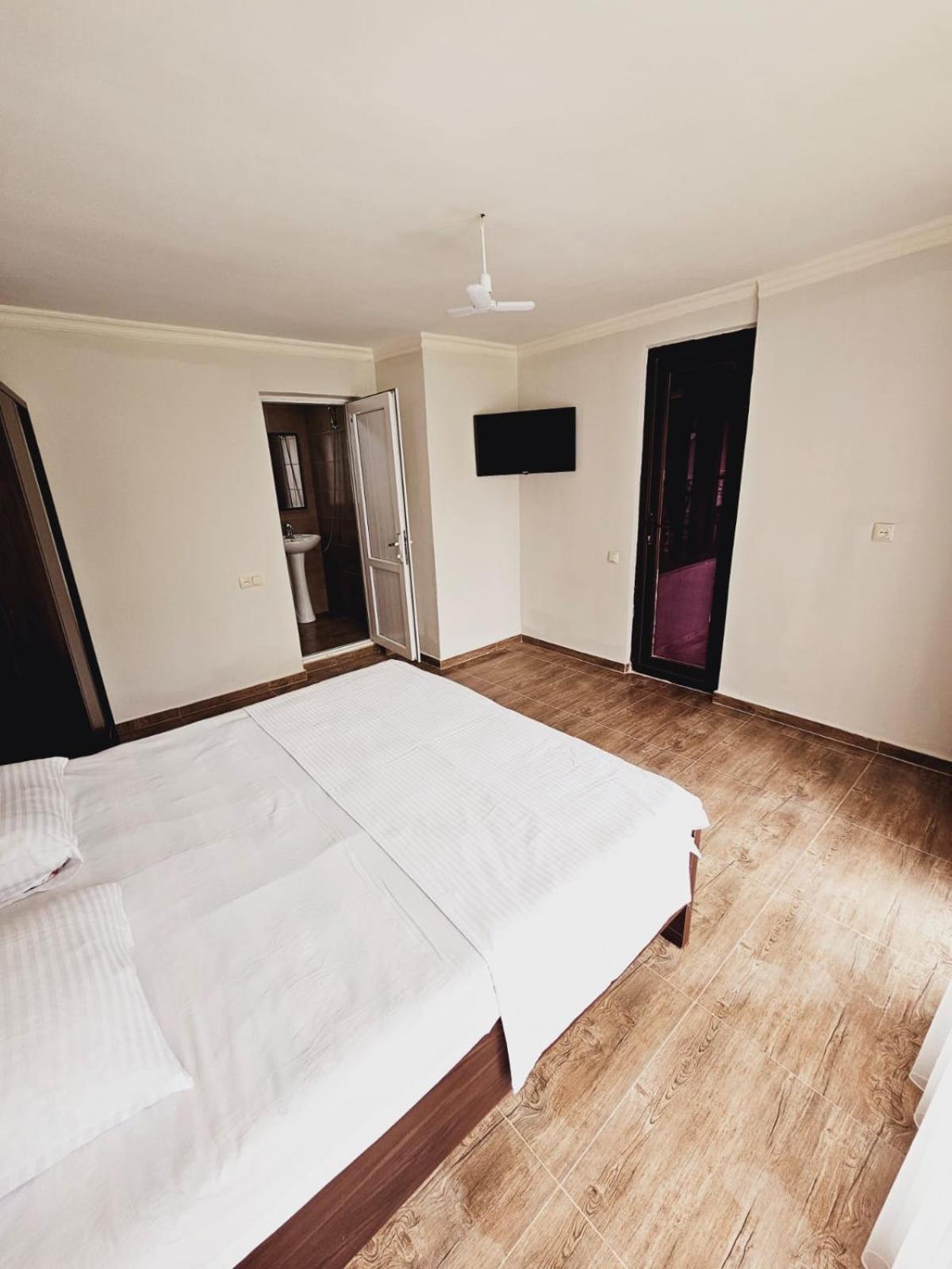 Guest House Gio Kobuleti ภายนอก รูปภาพ